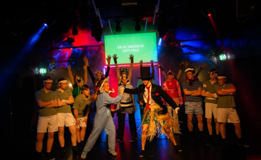 En gruppe mennesker som danser